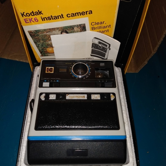 Kodak Instant Camera - Picture 2 of 2